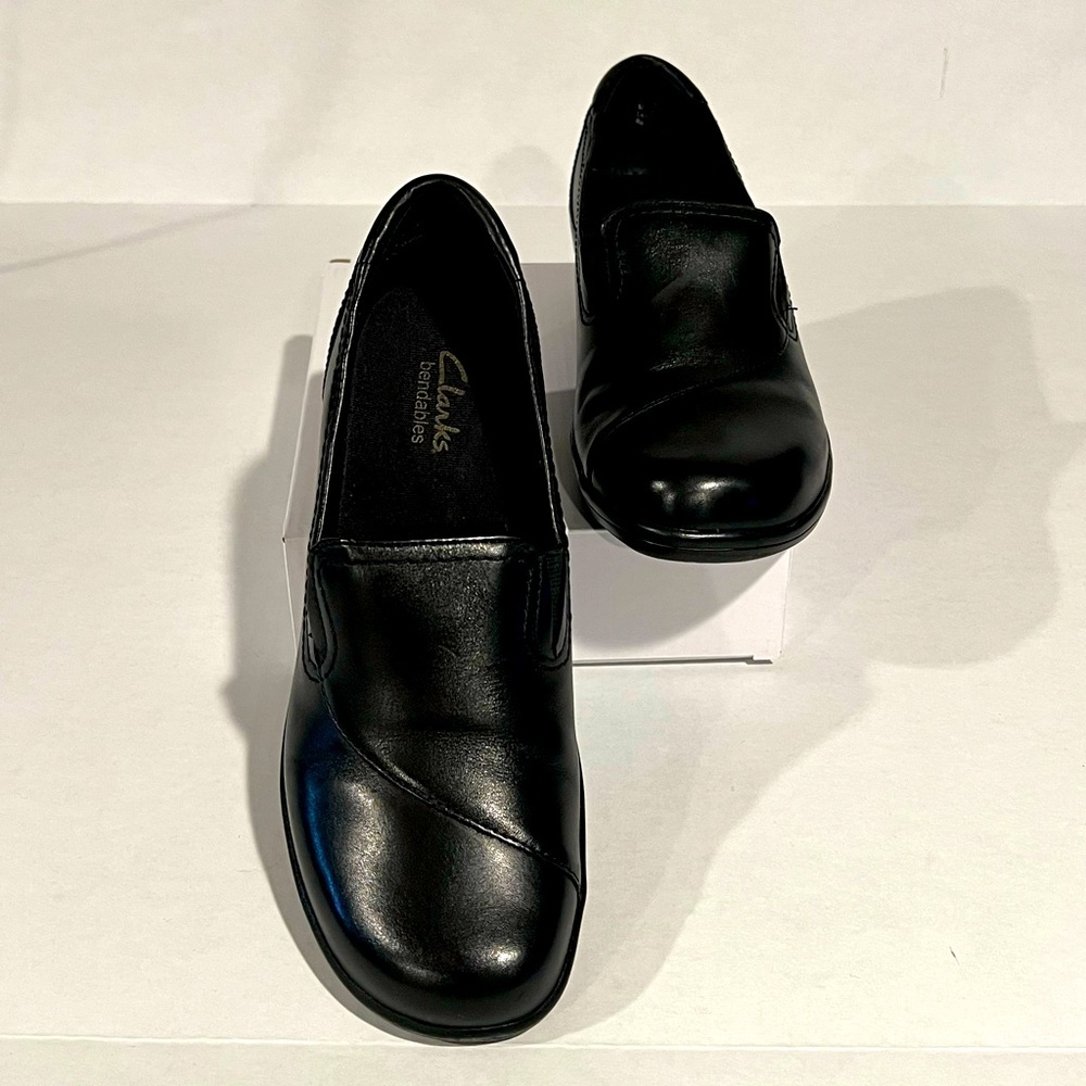 Clarcks bendables shoe size 7M